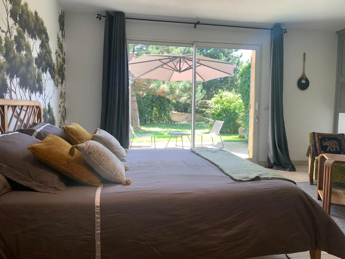 Chambre En Drome Tropicale Chabeuil Bed & Breakfast